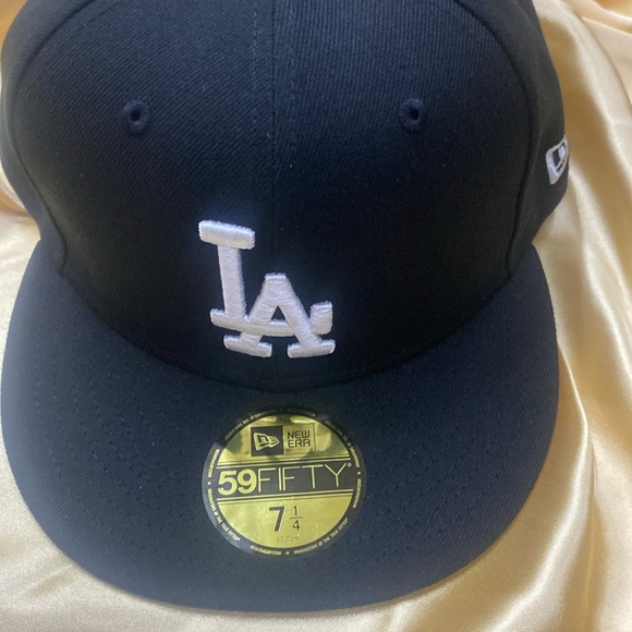 NEW ERA 59FIFTY MLB Basic Cap - Picture 2 of 11